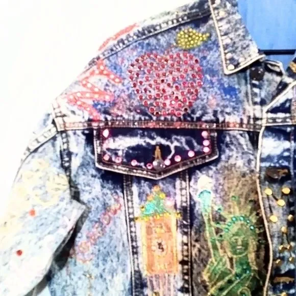 Vintage Jordache Acid Wash Upcycled Travel Theme Rhinestone Jean Jacket Size M - Picture 2 of 10